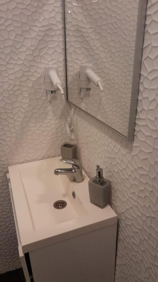 Apartmani Aneri Vir Exterior foto